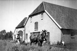 BOE 18 Muldershuis schuren zuidzijde 1948